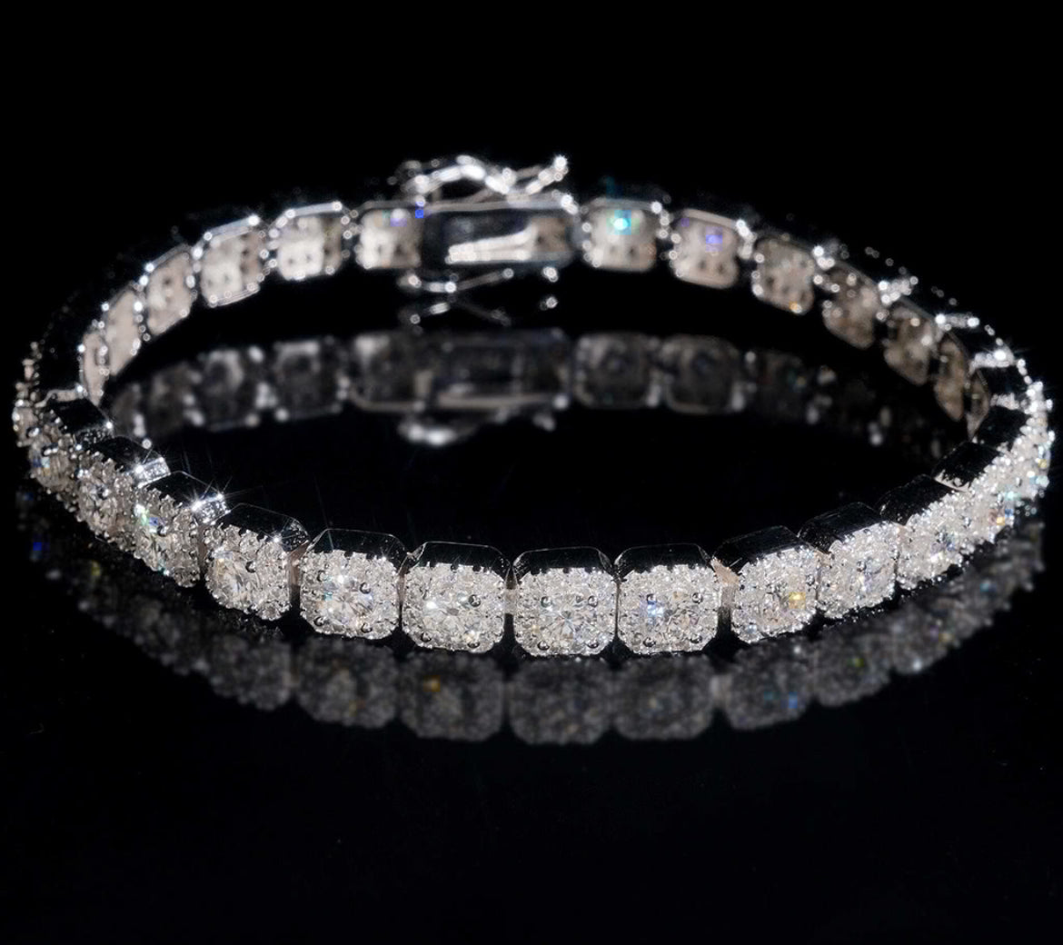 6mm 925S & VVS Moissanite Clustered Halo Tennis Bracelet
