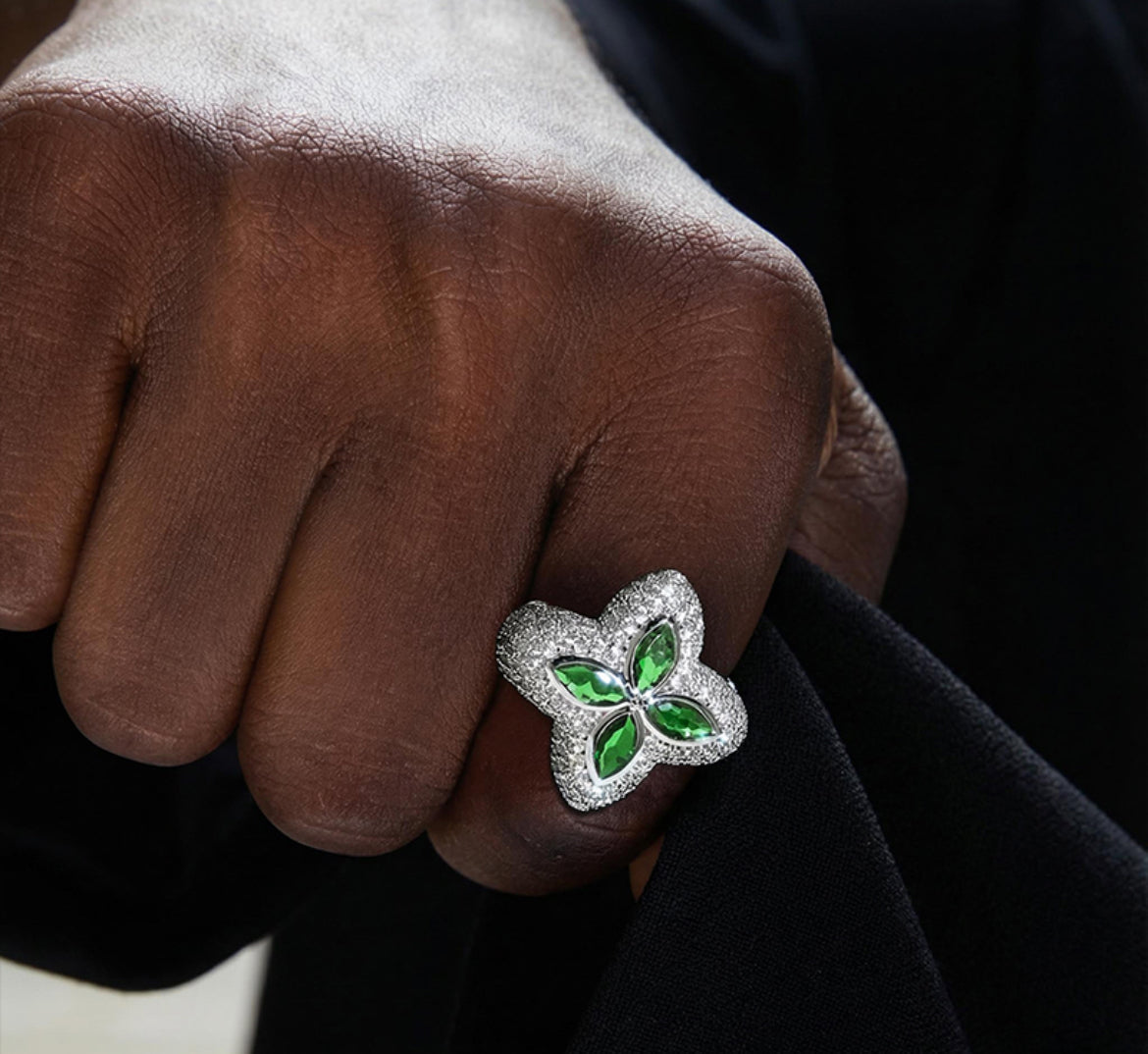 Flour Leaf Clover Ring