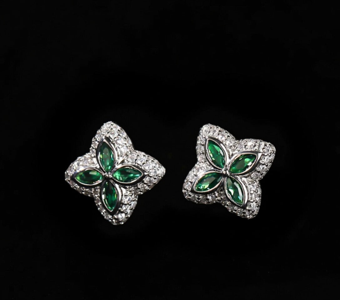 Green Flour Leaf Clover Earrings