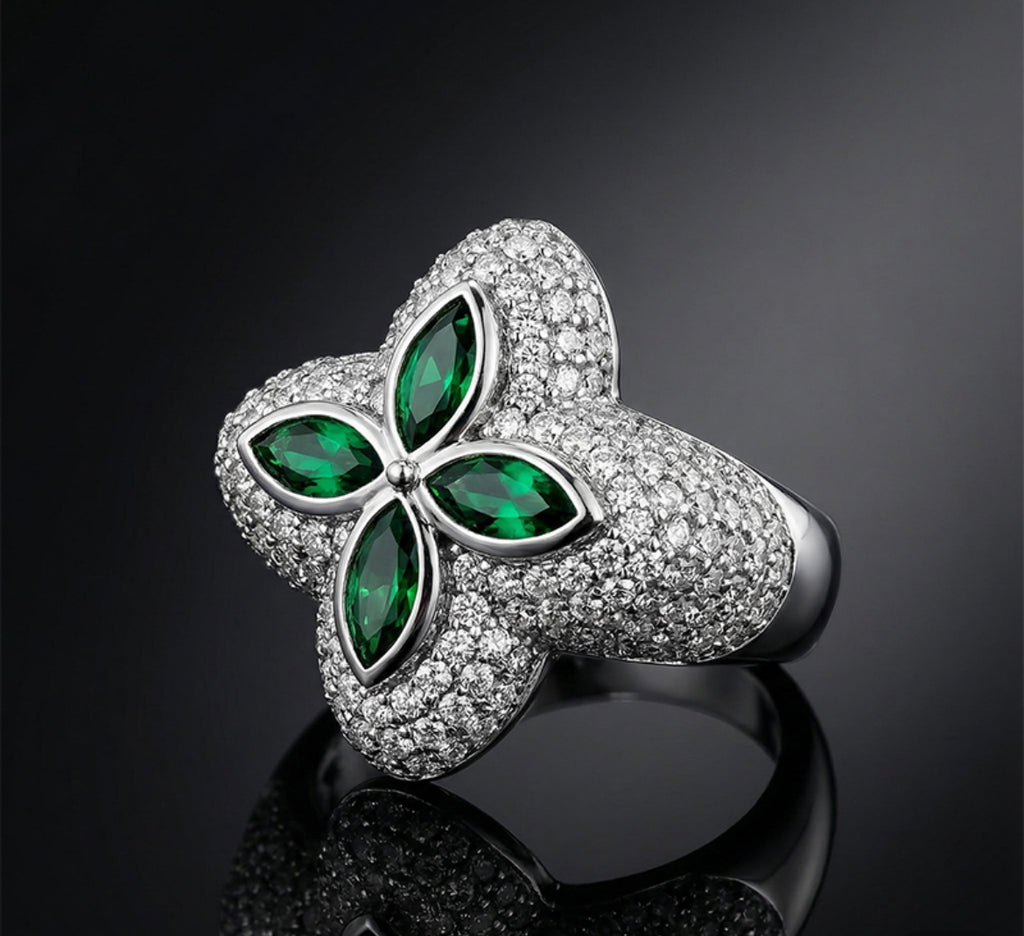 Flour Leaf Clover Ring